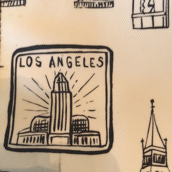 💝 Brighton Major Cities Enhanced with silver heart logo zippered wristlet - Picture 5 of 14